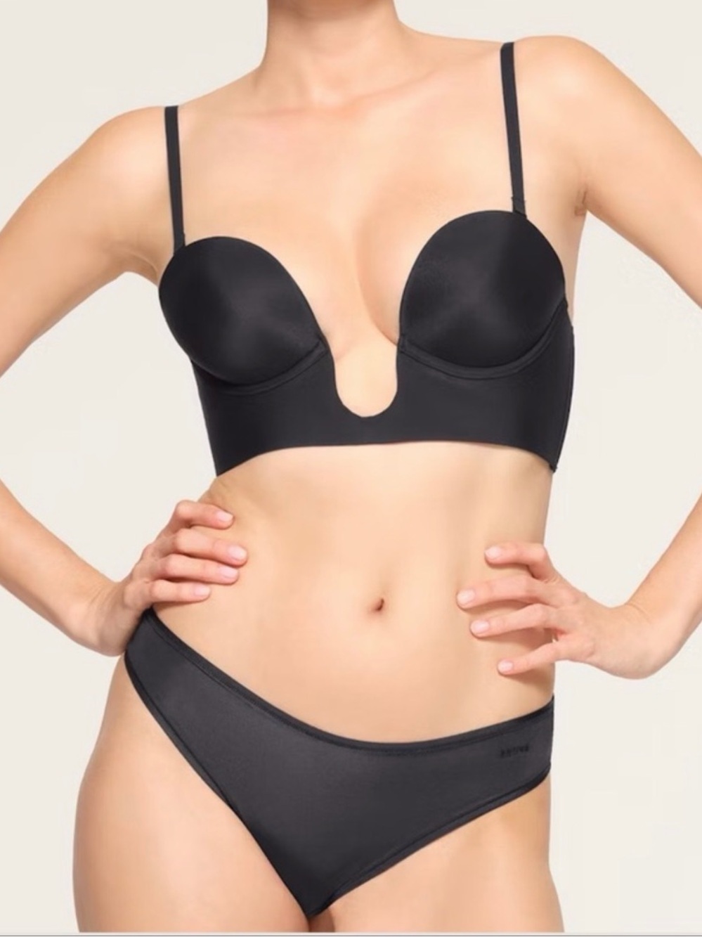 Skims Deep Plunge Black bra